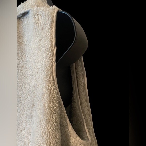 NWT Sherpa sleeveless waterfall vest ice grey, bohemian, boho sweater vest Small - Picture 9 of 9